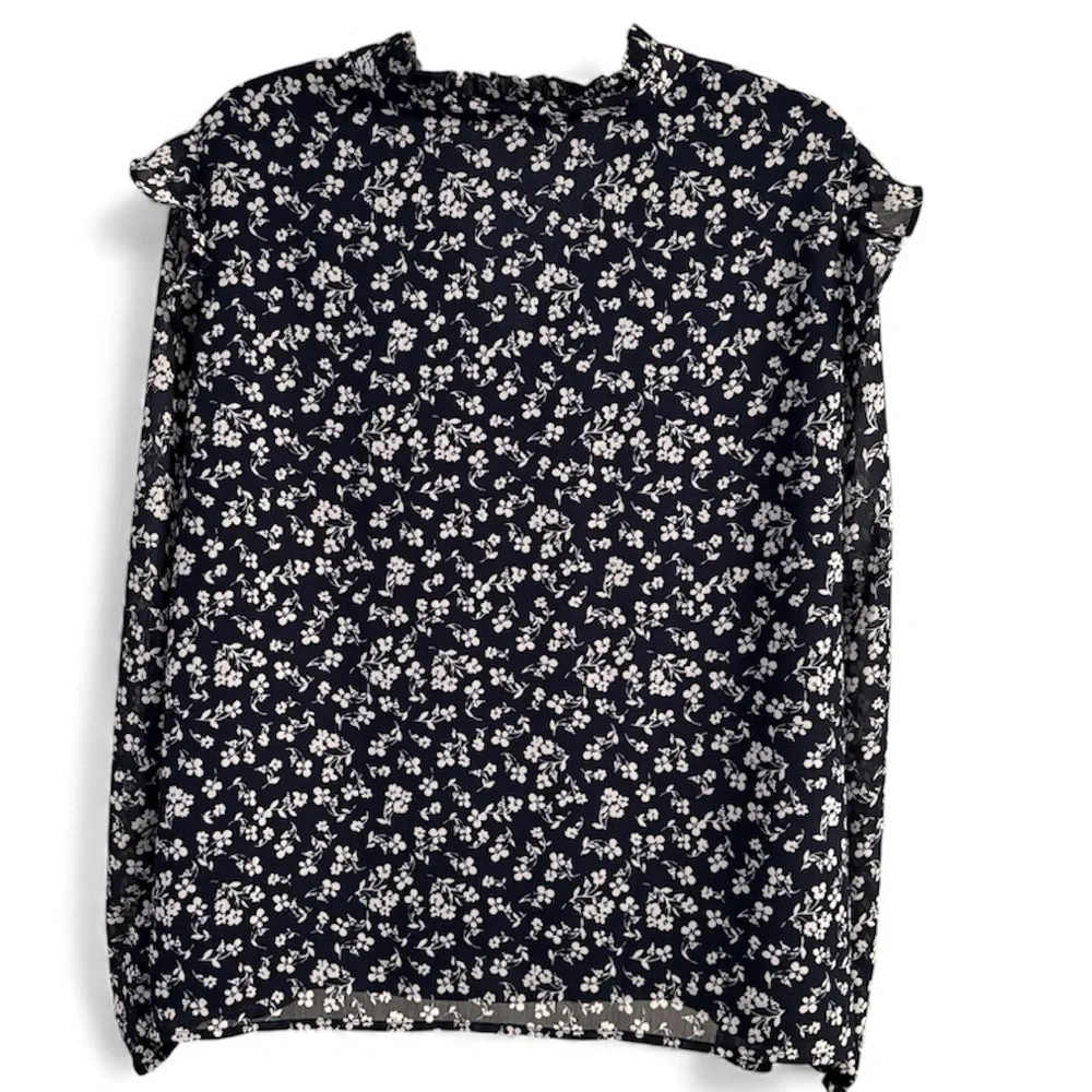 J.Crew Factory V-Neck Crinkle Top in Black with White Floral Print Size 3XL